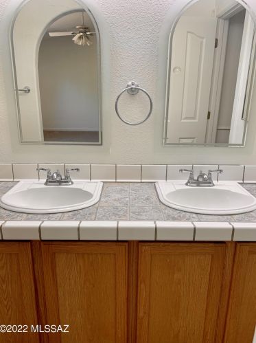 9789 Paseo Del Tornasol, Tucson AZ 85747-5015 exterior