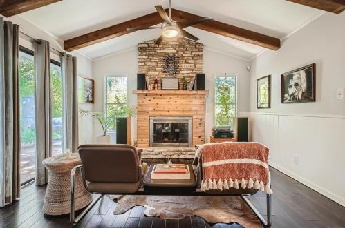 5204 Buffalo Pass, Austin TX  78745-2704 exterior