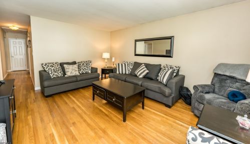 1 Emerald Ct, Clark, NJ 07066-1409