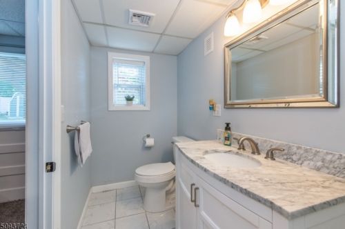 14 Lackawanna Trl, Hopatcong NJ  07843-1215 exterior