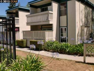 971 Bancroft Rd, Concord CA  94518-3969 exterior