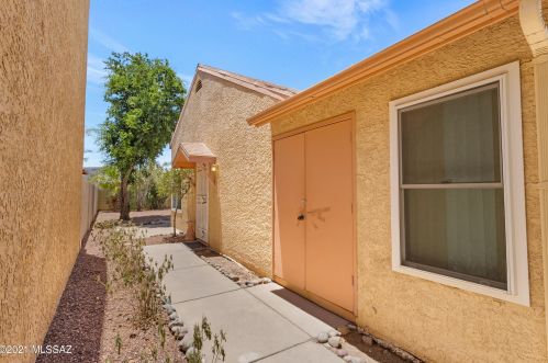 3049 Avenida Destino, Tucson AZ  85746-8268 exterior