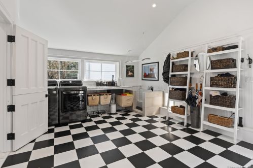 113 North Ave, Westport CT  06880-2727 exterior