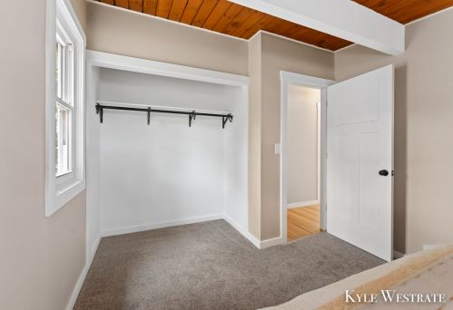 3735 Balsam Ave, Grand Rapids MI 49525-2471 exterior