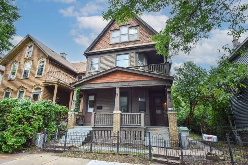 1138 Hamilton St, Milwaukee WI  53202-1607 exterior