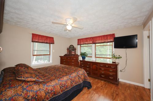 247 Elm St, Concord NH 03303-3322 exterior