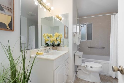 2507 Temple Dr, Davis CA 95618-1530 exterior