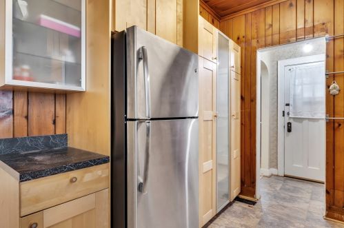 2311 Lunt Ave, Chicago IL  60645-4712 exterior