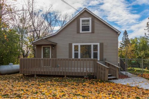 3864 Nelson Rd, Duluth, MN 55803-1122