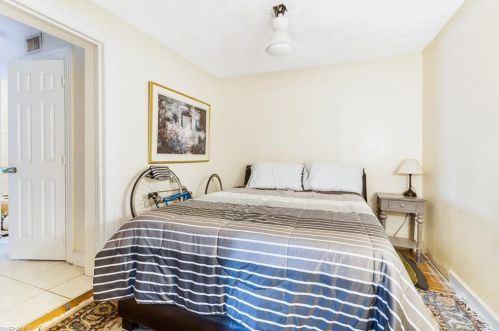 2716 Linwood Ave, Naples FL 34112-4733 exterior