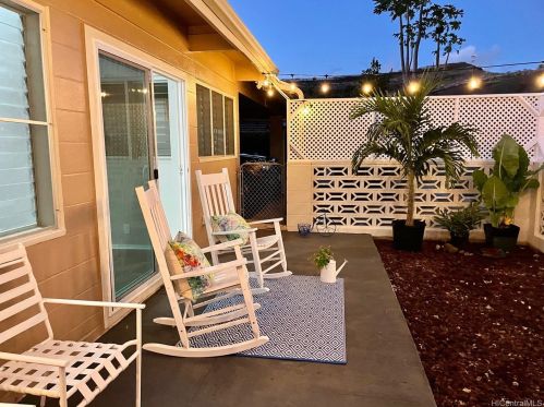 3481 Ala Akulikuli St, Honolulu HI 96818-2220 exterior