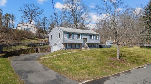 1 Beryl Ln, Wallingford, CT 06492-3445