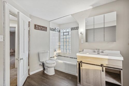 6024 36th St, Milwaukee WI  53221-4618 exterior