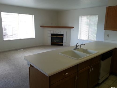 9301 Jefferson Ln, Sandy, UT 84070-6631