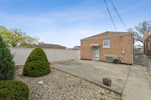 6659 64th St, Chicago IL  60638-4915 exterior