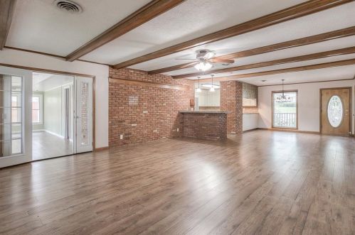 2310 Ave, Huntsville TX 77340-5517 exterior