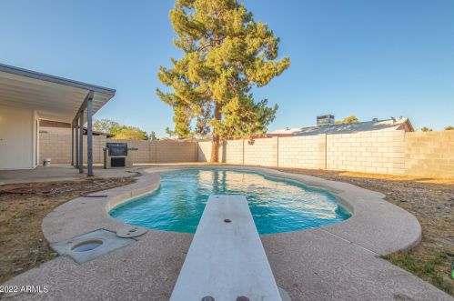 2605 50 Dr, Phoenix AZ 85031-1329 exterior