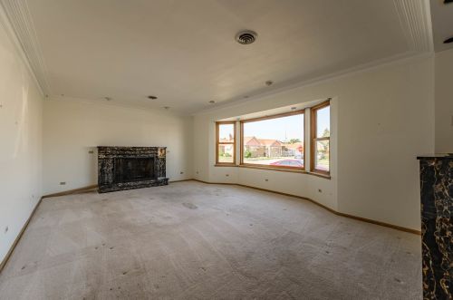 8159 Sacramento, Chicago IL 60655-2302 exterior