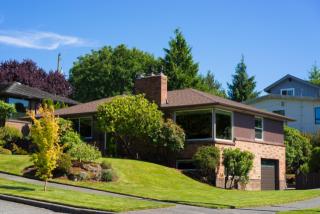 2921 Ruffner St, Seattle, WA 98199-1719