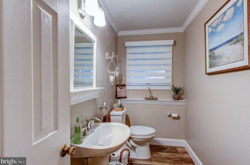 420 Hidden Vly Rd, Chester PA 19014-2534 exterior