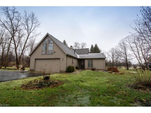 440 Aurora Hudson Rd, Aurora, OH 44202-9266