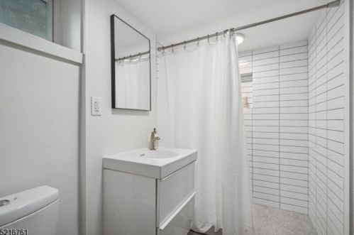 476 Summit Ave, Maplewood NJ  07040-1308 exterior