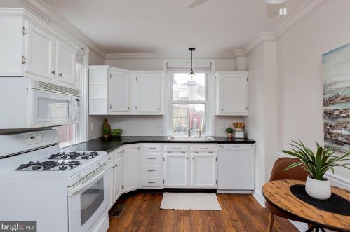 249 New Holland Ave, Lancaster PA 17602-2301 exterior