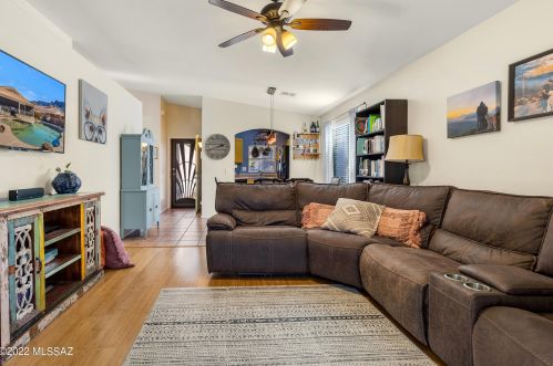 11251 Flt Granite Dr, Tucson AZ 85737-4614 exterior