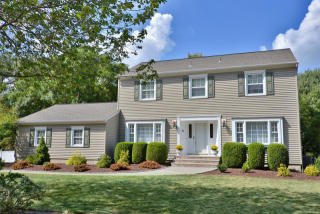 91 Meadowbrook Rd, Dover, NJ 07869-3856