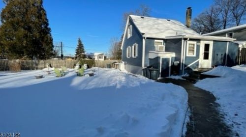 24 Sutton Rd, Hopatcong, NJ 07843-1939