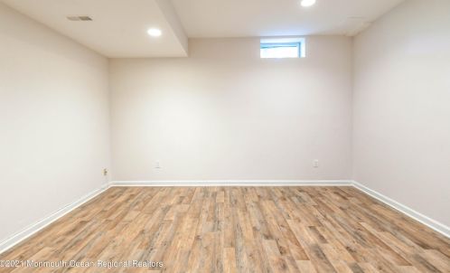 5 Markus Ct, Jackson Twp NJ  08527-2886 exterior