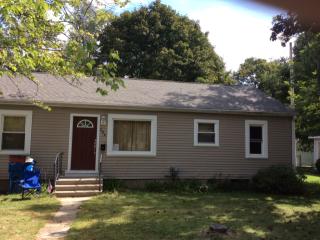 204 Dartmouth St, Kalamazoo MI  49006-0043 exterior