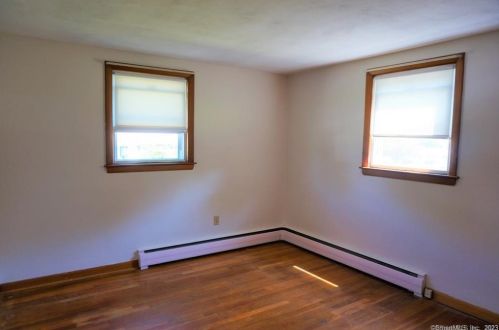 111 Park Avenue Ext, Uncasville CT 06382-1817 exterior