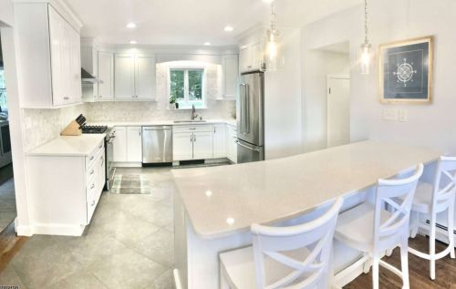 10 Arlington Dr, Parsippany, NJ 07834-2404