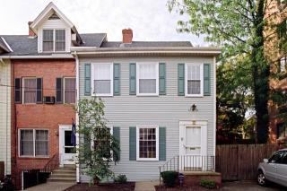 334 Denniston St, Pittsburgh PA  15206-4350 exterior