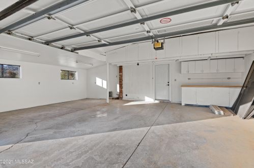 6611 Swan Rd, Tucson AZ 85718-5433 exterior