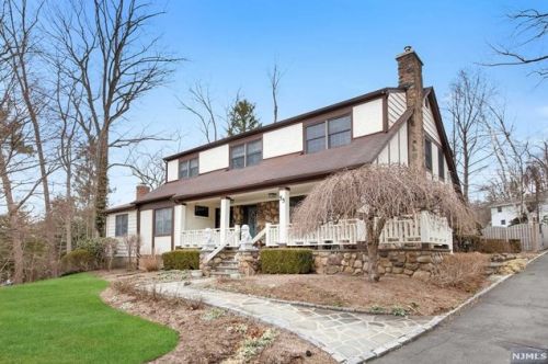 55 Armour Rd, Mahwah, NJ 07430-1845