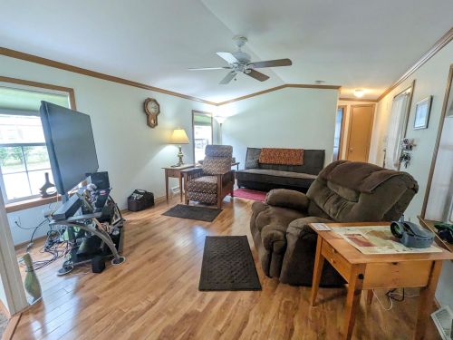 5 Dawn Dr, Concord NH 03303-2050 exterior