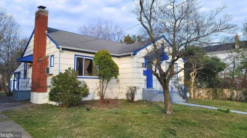 20 Stacey Ave, Trenton, NJ 08618-3421