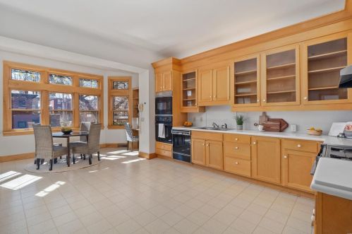 16 Kingsbury Pl, Saint Louis MO 63112-1825 exterior