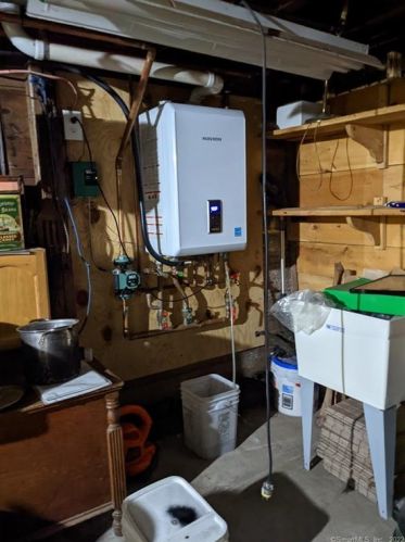 50 James St, Torrington CT 06790-4905 exterior