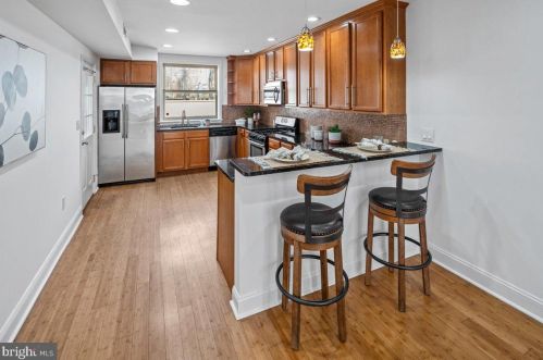 1932 4 St, Philadelphia PA 19122-2235 exterior