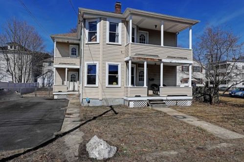 141 Farm St, Woonsocket RI 02895-1107 exterior