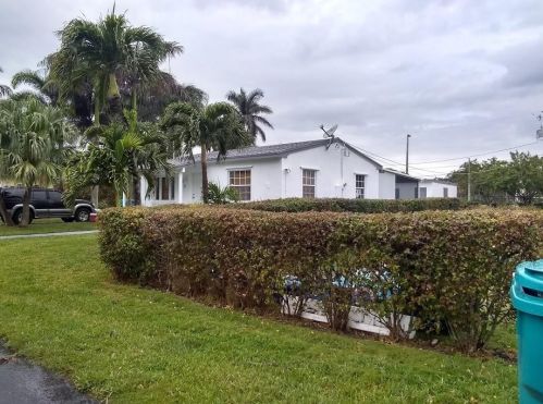 645 Oak St, Boynton Beach FL 33435-2806 exterior