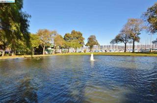 52 Invincible Ct, Alameda, CA 94501-1055