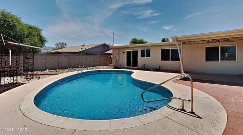 8351 Lee St, Tucson, AZ 85715-5213