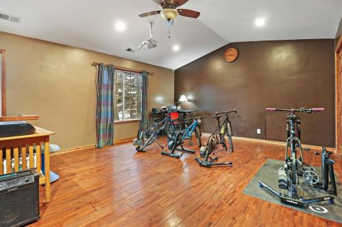 2728 Lydia St, Waukegan, IL 60085-3269