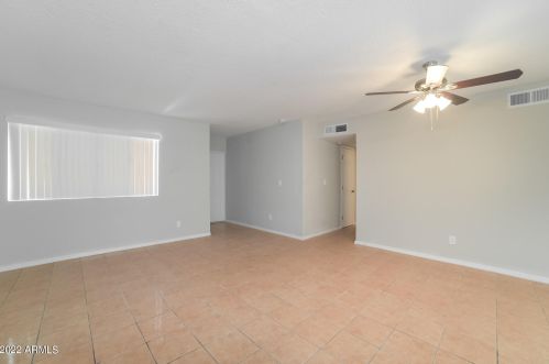 4220 74th Dr, Phoenix AZ  85033-3121 exterior