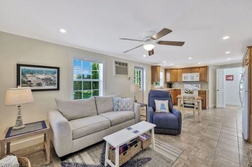 782 107 Ave, Naples FL 34108-1860 exterior