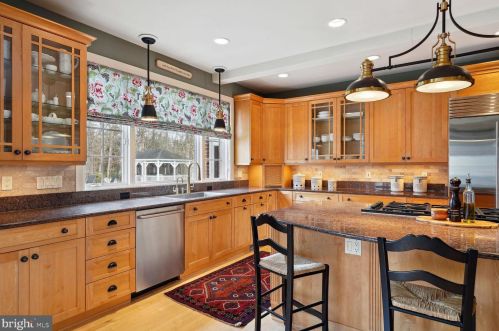 11409 Palatine Dr, Rockville MD  20854-1453 exterior